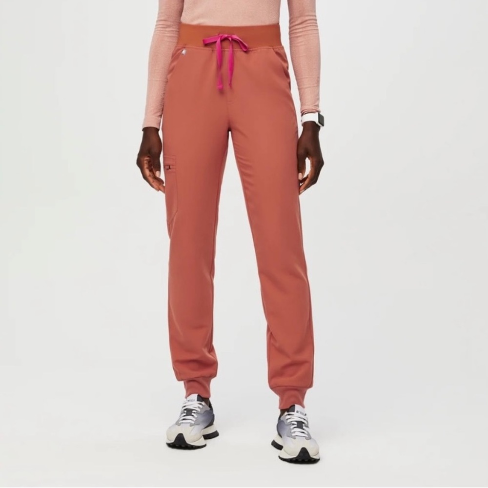 Terracotta figs XS regular jogger NWT